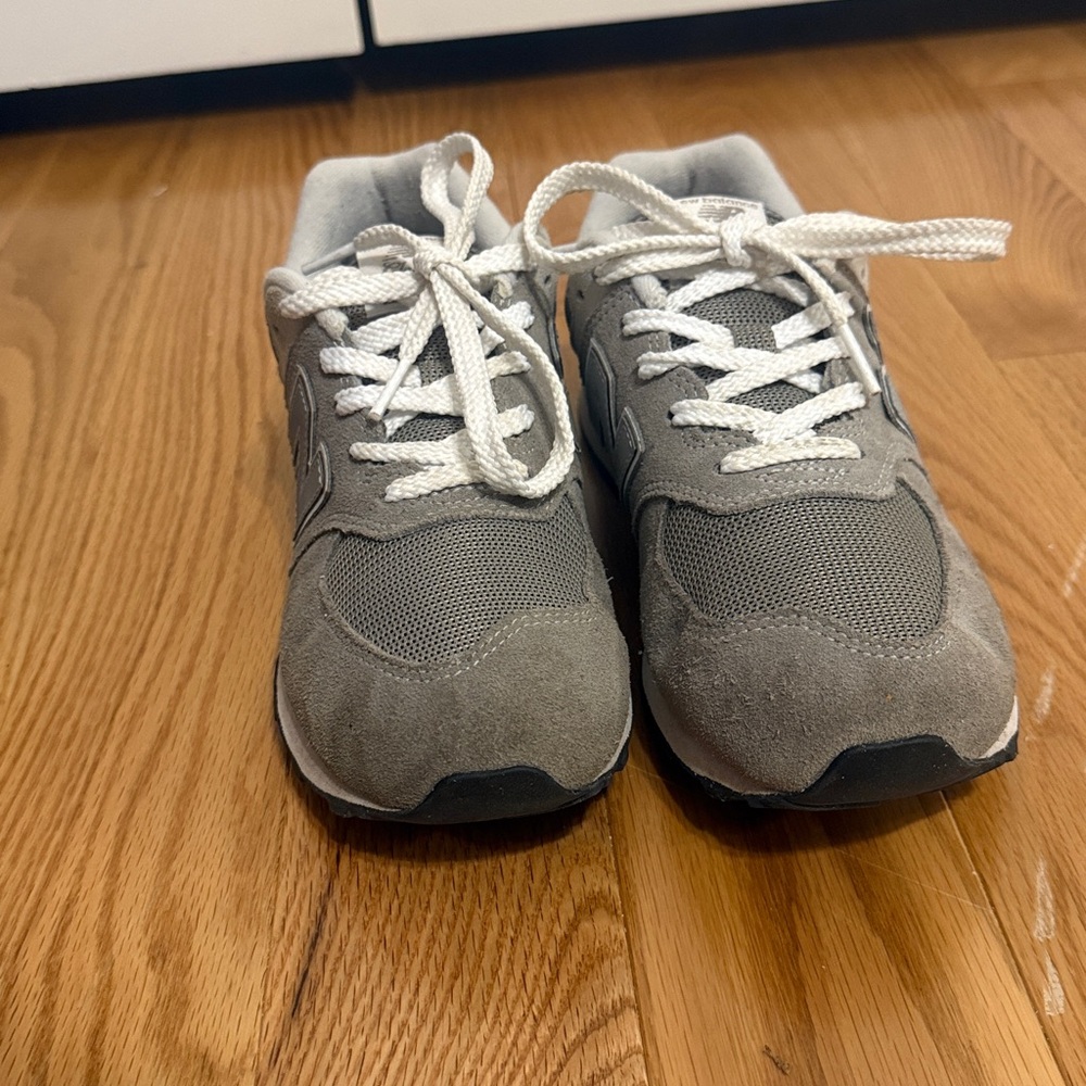 Kids New Balance dark grey and White Sneakers